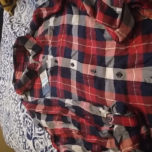 Tommy Hilfiger - Picture 4 of 4